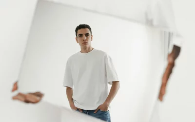 Triangulación narcisista: Qué es, ejemplos y cómo detener el juego psicológico